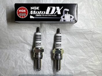 NGK MotoDX CR8EDX-S 2本と製品箱